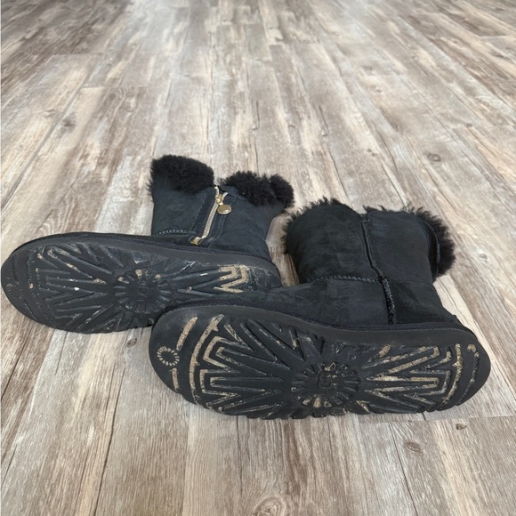 UGG Black Winter Boots with Gold Zipper - Picture 4 of 5